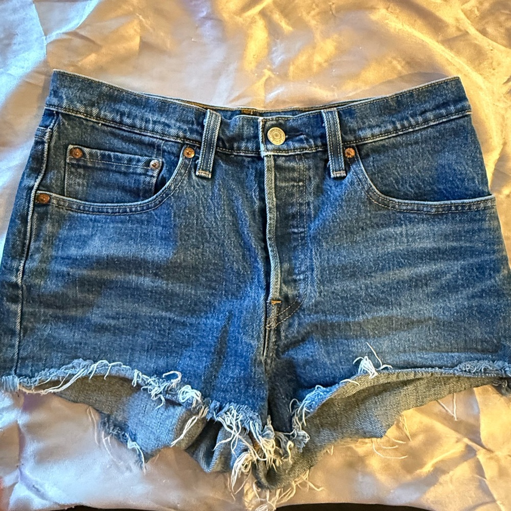Classic Levi’s Blue Frayed Hem Jean Shorts